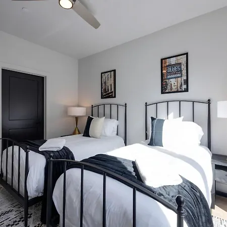 Tessera - 4 Side-by-side - Odyssey Holiday home Nashville