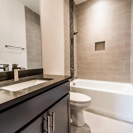 Holiday home 2 Stylish Gulch Town Homes - Rooftop Hot Tub - Sleeps 24