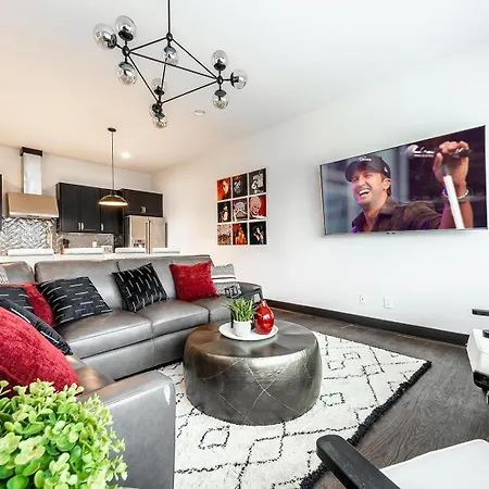 Holiday home 2 Stylish Gulch Town Homes - Rooftop Hot Tub - Sleeps 24