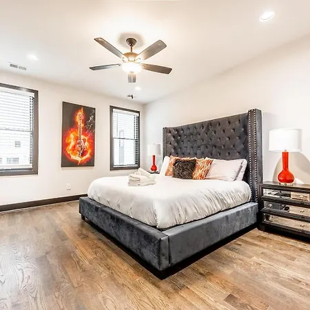 2 Premium Gulch Homes - Rooftop Hot Tub - Sleeps 24 Holiday home *