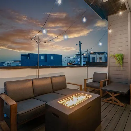 Holiday home 2 Premium Gulch Homes - Rooftop Hot Tub - Sleeps 24 *