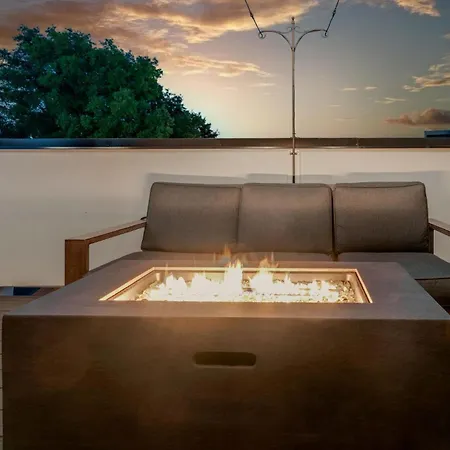 Holiday home 2 Premium Gulch Homes - Rooftop Hot Tub - Sleeps 24