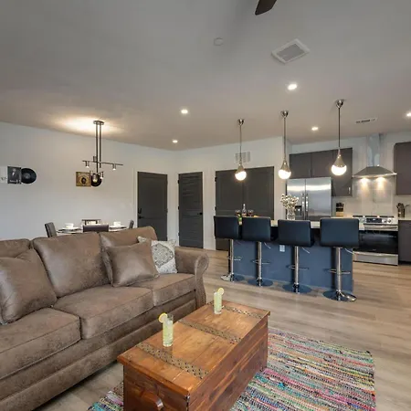 Colossus-odyssey-2 Min Walk Vanderbilt Holiday home Nashville