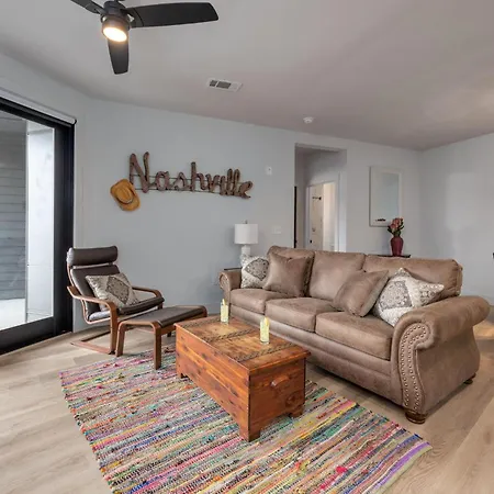 Holiday home Colossus-odyssey-2 Min Walk Vanderbilt Nashville
