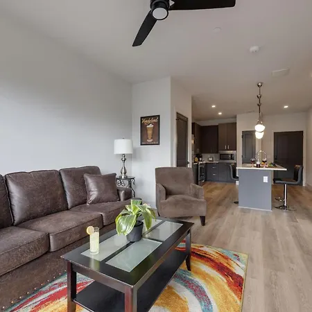 Holiday home Kairos Chateau-Odyssey-Mins To Vanderbilt *