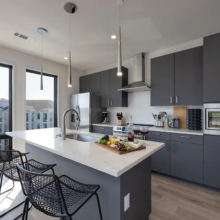 Prometheus - Odyssey - Heart Of Midtown Holiday home *