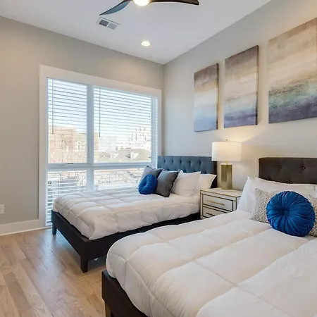 Holiday home Triple Fret - 3 Townhomes - Rooftop Hot Tub *