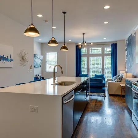 Fire & Ice - Two Midtown Homes - Rooftop Hot Tubs *