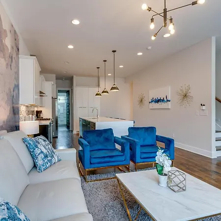 Fire & Ice - Two Midtown Homes - Rooftop Hot Tubs Holiday home *