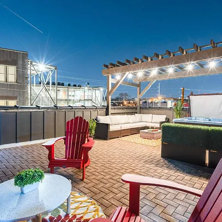 Fire & Ice - Two Midtown Homes - Rooftop Hot Tubs Holiday home Nashville