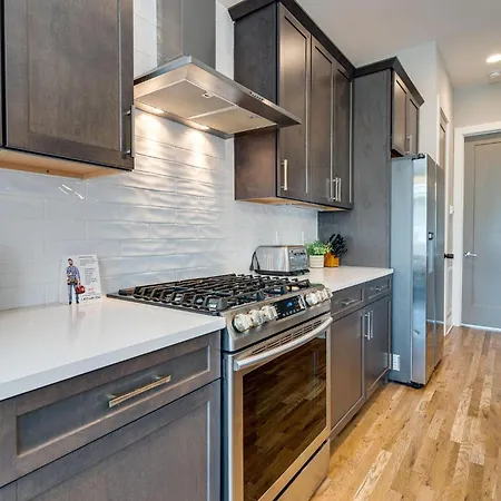 Fire & Ice - Two Midtown Homes - Rooftop Hot Tubs