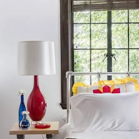 Luxe Comfort In An Artistic & Historic *