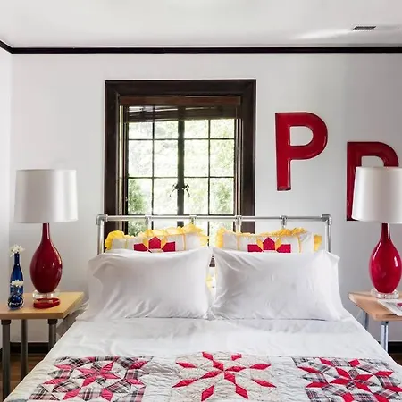 Luxe Comfort In An Artistic & Historic *