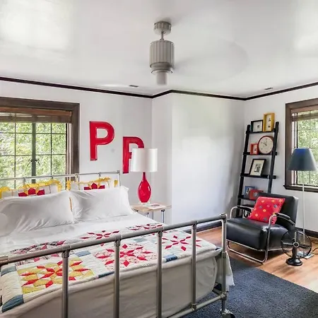 Holiday home Luxe Comfort In An Artistic & Historic *