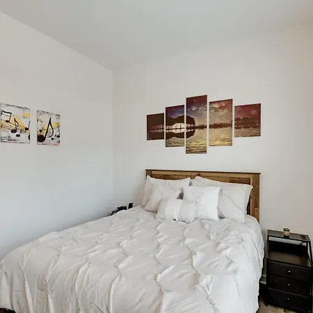 Condo, 3 Mi To Downtown Entertainment Apartment Nashville