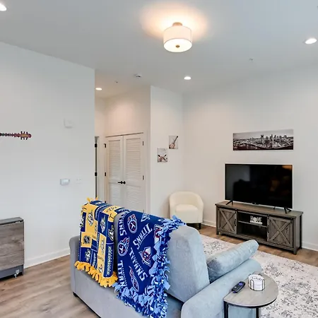 Condo, 3 Mi To Downtown Entertainment Apartment *