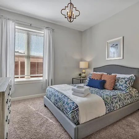 Lookout Nash - Rooftop W/ Skyline Views Holiday home *