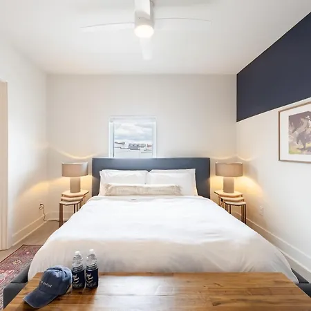 Holiday home Outrider Buyout- 3 Units By Avantstay Sleeps 30 Nashville