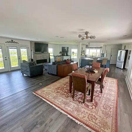 Holiday home 2-bedroom 2-bath Cozy In Nashville's Vibrant *