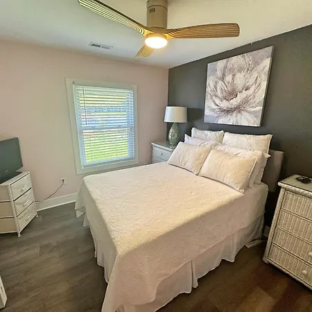 2-bedroom 2-bath Cozy In Nashville's Vibrant Nashville