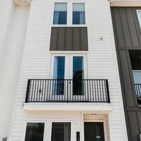 Designer~8 Mins 2 Broadway~balcony~sleeps 10~new Holiday home *