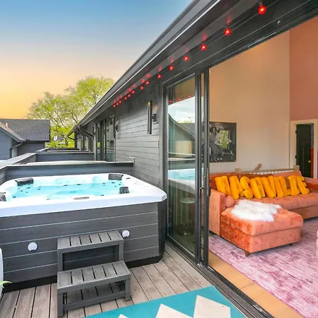 Hot Tub Views On Music Row * Nashville