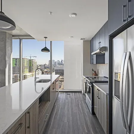 Landing Modern With Amazing Amenities * Nashville
