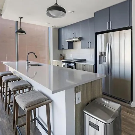 Landing Modern With Amazing Amenities Apartment Nashville