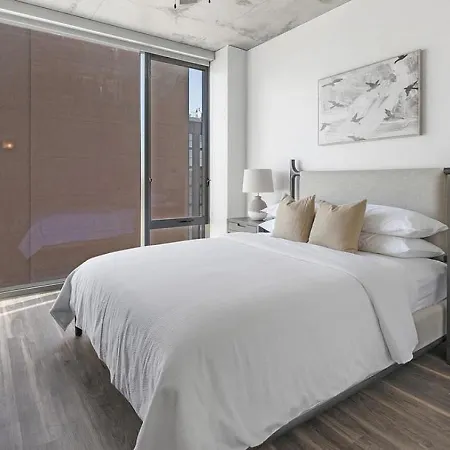 Apartment Landing Modern With Amazing Amenities *