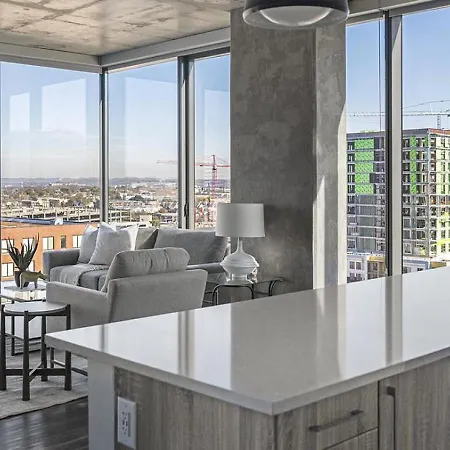 Landing Modern With Amazing Amenities *