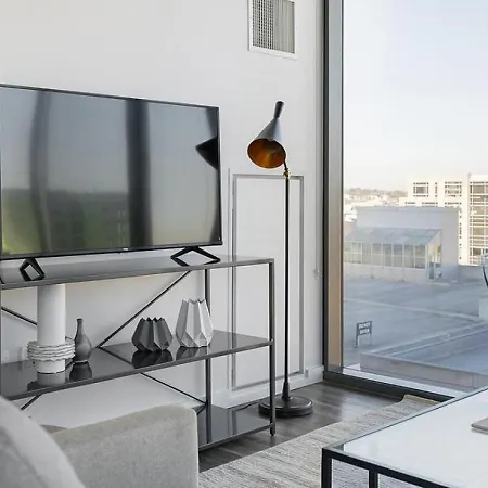 Landing Modern With Amazing Amenities Nashville