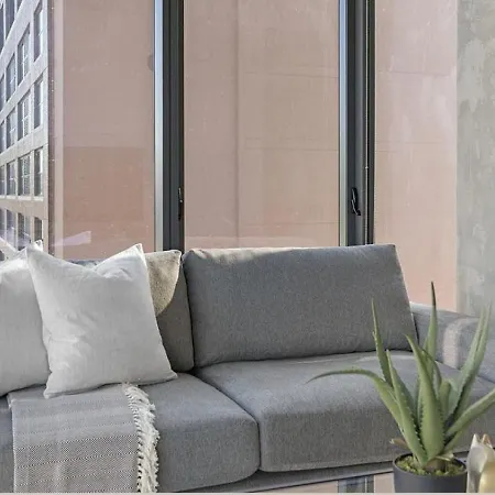 Landing Modern With Amazing Amenities Apartment