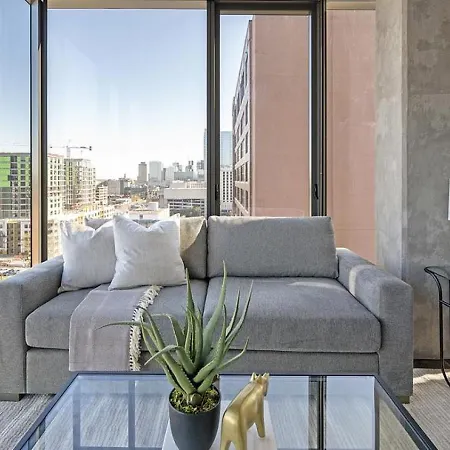 Landing Modern With Amazing Amenities Apartment Nashville