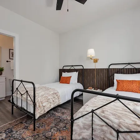 - 5621 Lenox Ave Unit 1-5 - Combo Holiday home