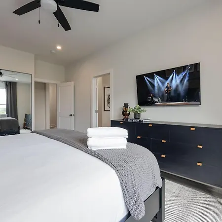 Holiday home - 5621 Lenox Ave Unit 1-5 - Combo