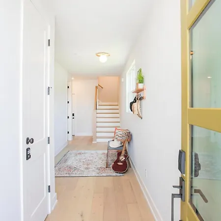 Luxury 3-story East Nash Sfh Holiday home