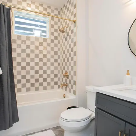 Holiday home Luxury 3-story East Nash Sfh