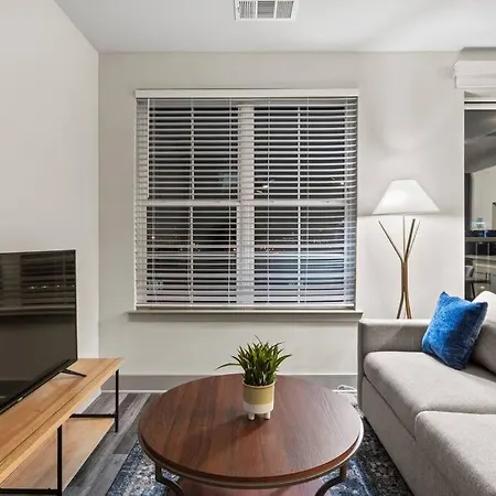 Luxury Apt, Min To Dt, Gym, Pool Nashville