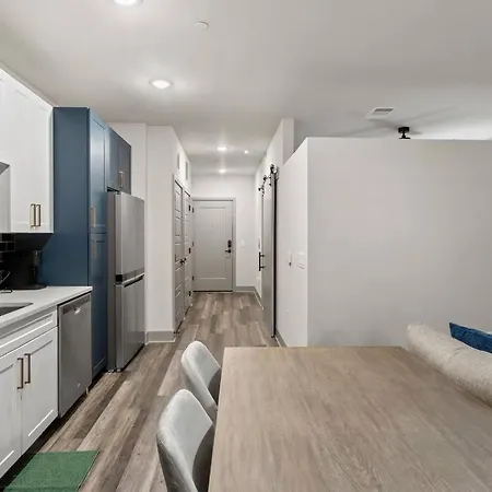 Luxury Apt, Min To Dt, Gym, Pool * Nashville