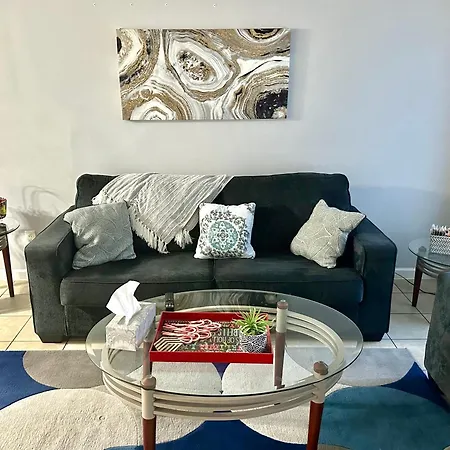 Serene 2-bedroom Unit W/ Free Parking *