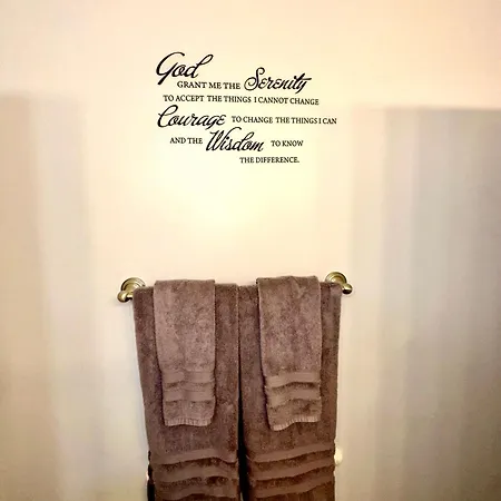 Serene 2-bedroom Unit W/ Free Parking Apartment *