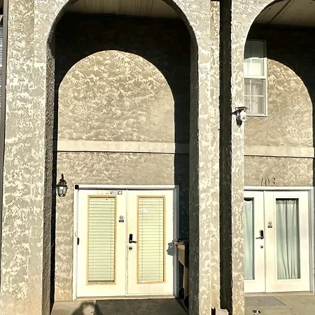 Serene 2-bedroom Unit W/ Free Parking * Nashville