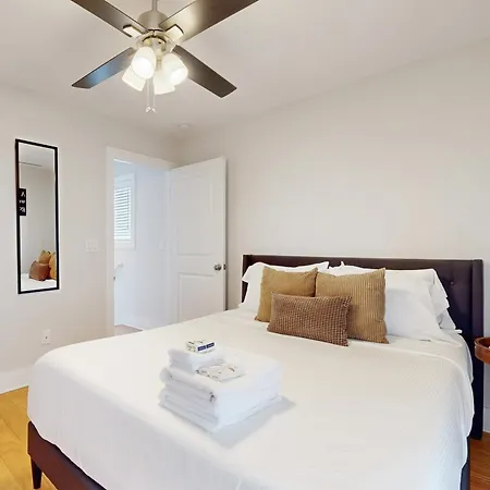 Watkins Park Getaway A & B Holiday home Nashville