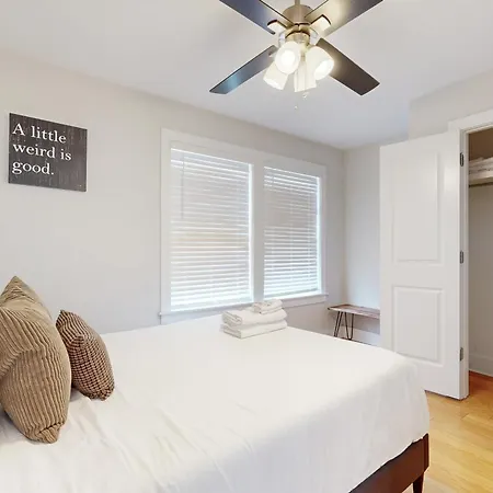 Watkins Park Getaway A & B Holiday home