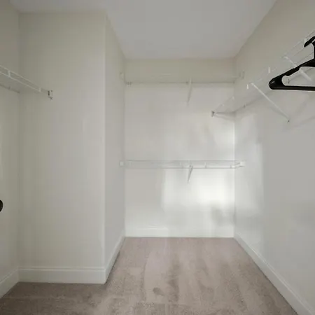 Holiday home 1 King 1 Queen 2 Double Garage Washer & Dryer *