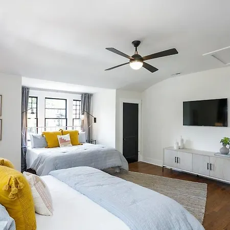 Upscale Location Stunning House Walk To Belmont