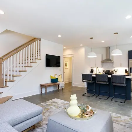 Holiday home Upscale Walk To Hillsboro Village Or Belmont Nashville