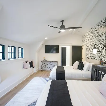Elegant Space Walk To Belmont & Hillsboro Village Nashville