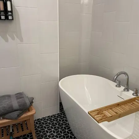 Hotel Riverfront Bliss