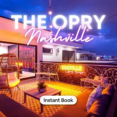 The Opry Downtown Luxe - Rooftop Cityview-karaoke Holiday home *